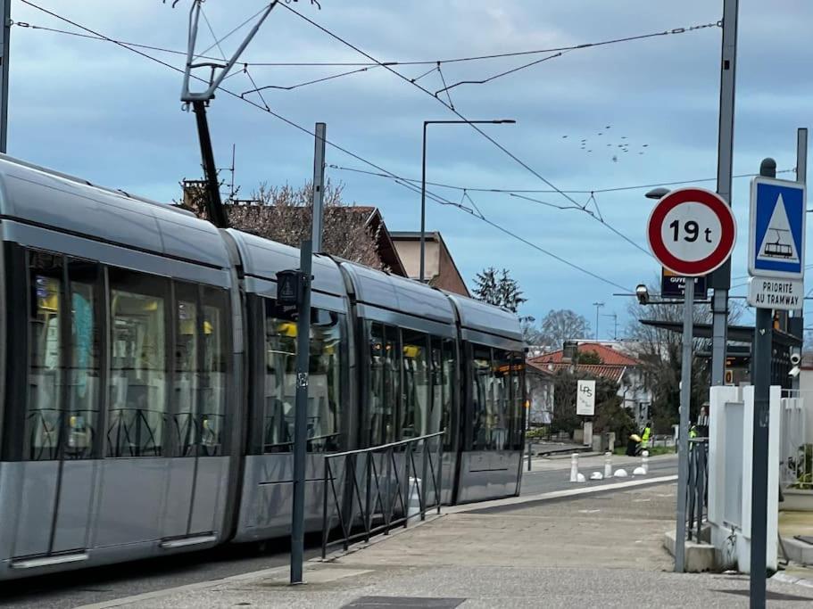 Apartamento Apparemment Blagnac Proche Tram Exterior foto
